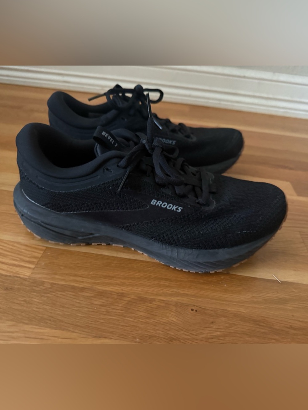 Brooks Revel 7 All Black running shoes size 7.5 🖤